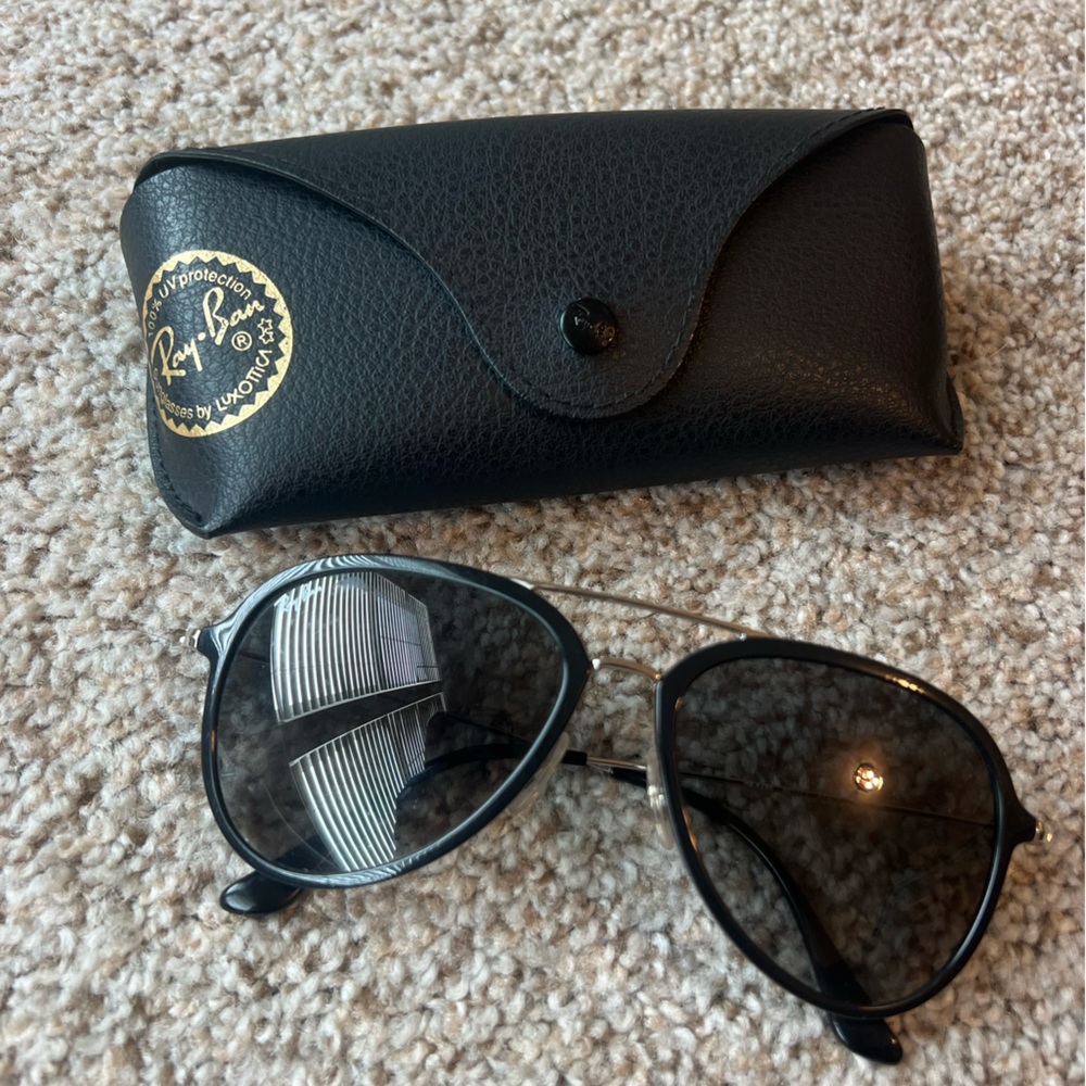 Black Ray Ban Aviators